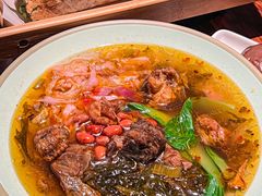 -八月美食小馆(银泰城总店)