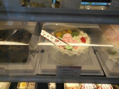 -红宝石·鲜奶小方·海派西点房(南丹店)