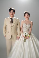 -雪中彩影婚纱摄影·微光艺术中心