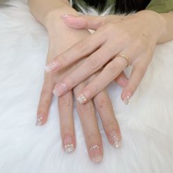 -七彩虹美甲美睫 半永久
