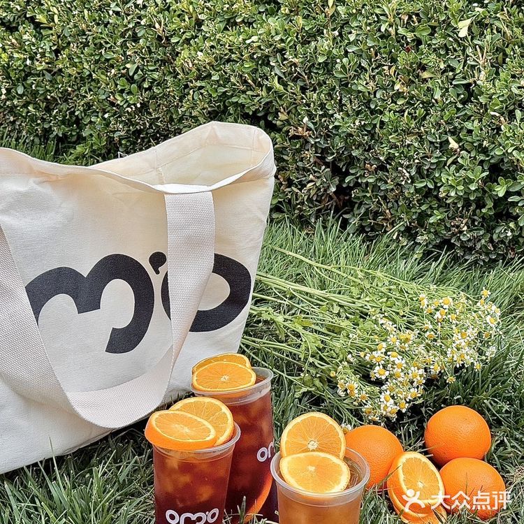 这家店,直接把“夏天该有的样子”装进杯子里了