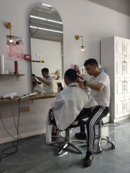 -茶发Salon·烫发染发理发