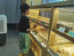 面包甜点陈列柜-包满意面包糕点(东坝店)