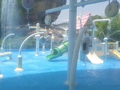-汤山欢乐水世界