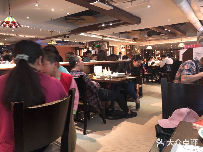 大头虾越式风味餐厅(光明广场店)大堂图片