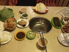 -洞庭洲·防空洞火锅·烧烤·铜锅涮肉(新百广场店)