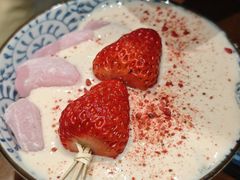 草莓麻薯冰-李百蟹·江南蟹黄面·河景餐厅(夫子庙总店)