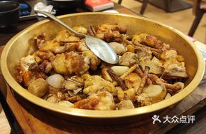 Copper Plate Baked Five-Fingered Hairy Peach Chicken