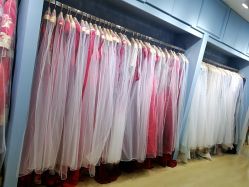 -觅白婚纱礼服馆