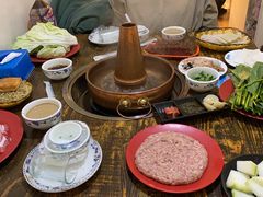 -洞庭洲·防空洞火锅·铜锅涮肉·烧烤(新百广场店)