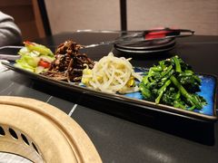 -山川小町·极番烧肉(新地假日广场店)