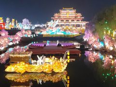 -淄博花灯齐彩城