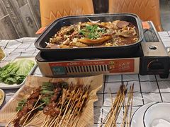 -顶峰夜宴·龙虾烧烤大排档(九江学院店)