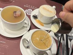 -阿维斯咖啡(镜湖店)