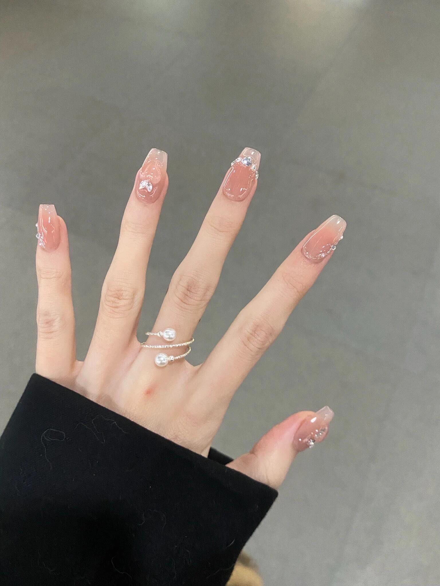 超嫩的美少女美甲💅明媚温柔蜜桃粉