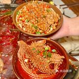 《成都排队王！这社区火锅凭啥让本地人狂炫？》