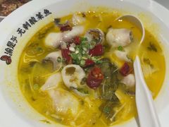 -渝是乎酸菜鱼(龙旗购物中心店)