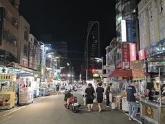 -六合夜市