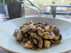 -MONICH牛排融合餐厅(和义大道购物中心店)