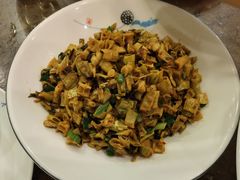 笋干烧雪菜-九华山聚龙大酒店