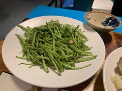 清炒芦蒿-臻鲜燕海鲜融合餐厅(金陵style店)