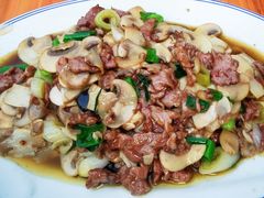 蘑菇炒牛肉片-九九牛肉馆(南山路店)