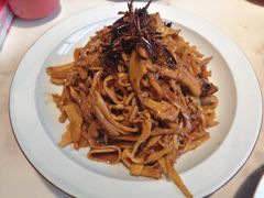 -老周家酱卤猪蹄私房菜(克拉玛依西街店)