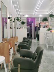 -V8潮牌·接发烫染连锁