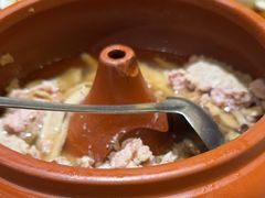 汽锅菌子肉饼-老滇山寨•云南特色菜•地方菜•民族风情歌舞表演(金碧店)