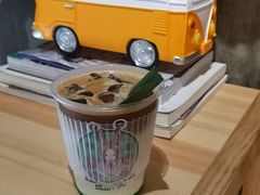-red donkey coffee