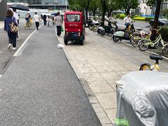 -东方体育中心(地铁站)