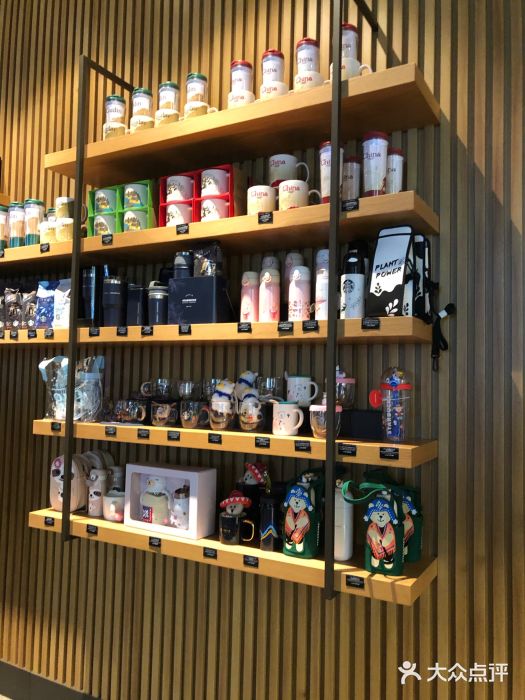 星巴克(桂林国贸益华城店)零售区图片