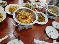 -湖南人家湘菜馆(镇江路店)