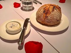 餐前面包黄油-壳里西餐厅Coquille Seafood Bistro(蒙自路店)