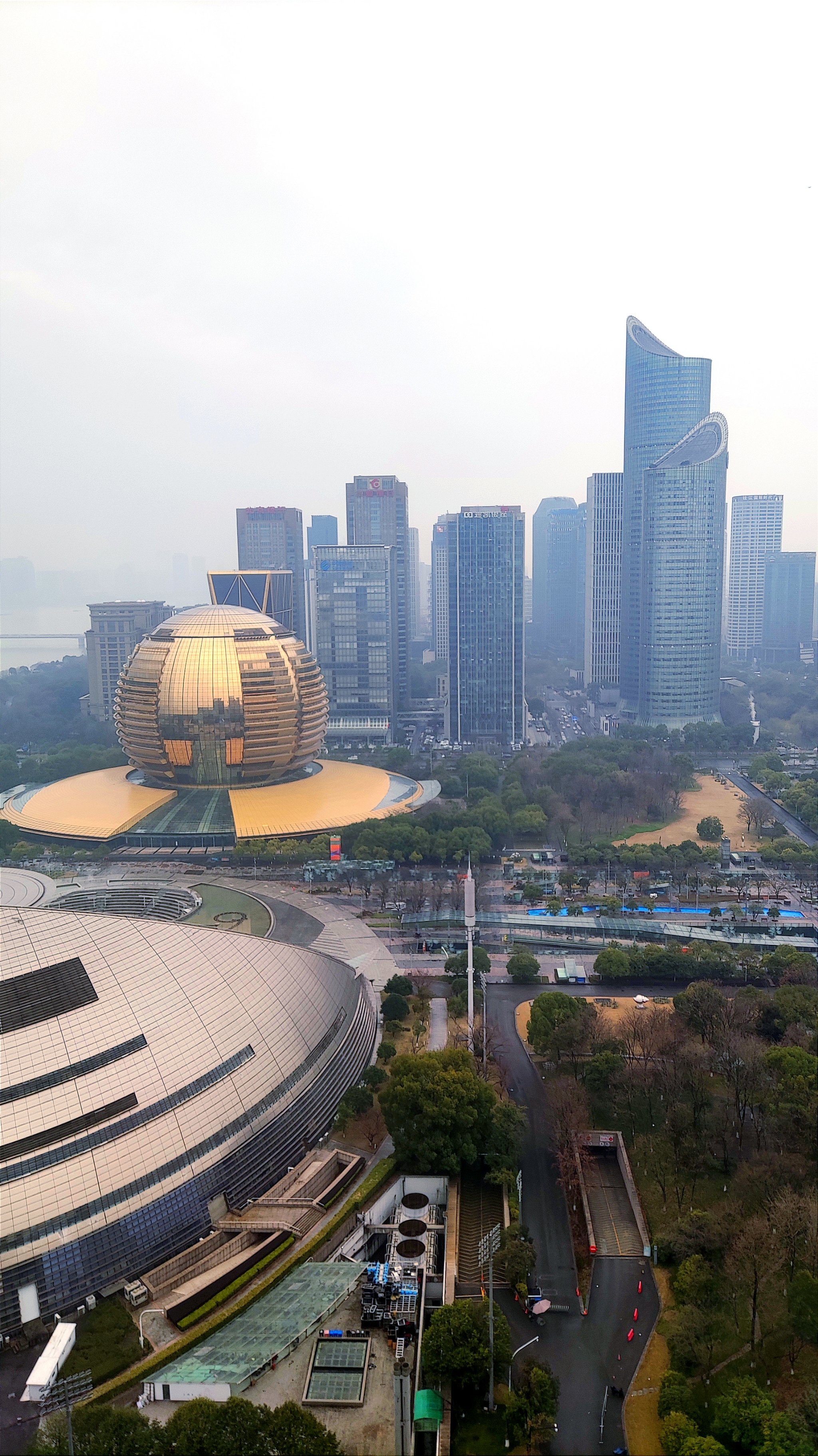 日月同辉.杭州cbd