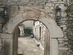 -高荡千年布依古寨旅游景区