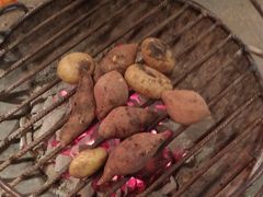 -茅草房·河畔园林火锅