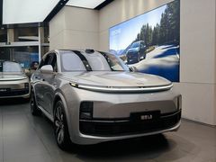 -理想汽车(世纪汇店)