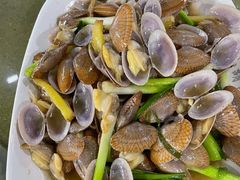 葱姜炒花甲-四川小胡子海鲜(丁村万人海鲜广场店)