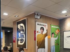 -麦当劳(上海虹桥站30B检票口楼上)