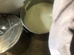 -云南大锅豆浆店