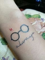 手腕-新肤洗纹身