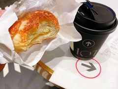 -HOT CRUSH趁热集合·现烤面包(环球港店)