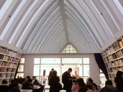 -钟书阁(松江泰晤士小镇店)