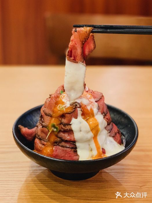 魔丼屋(日月光店)魔王慢烧牛肉丼图片
