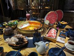 -湊湊火锅·茶憩(南京东路悦荟店)