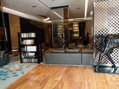 -武汉光谷广场杨家湾地铁站怡程酒店
