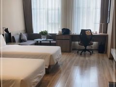 -榆林榆阳西路火车站亚朵酒店