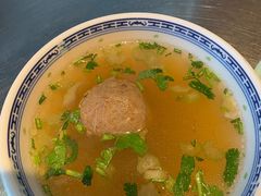牛丸汤-潮界(凯德晶萃店)