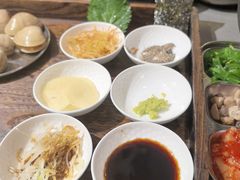 -围炉肉舍•炭烤活鳗•丹东海鲜烤肉(步行街店)